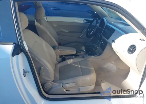 2015 Volkswagen Beetle 1.8T z USA, uszkodzony, nr VIN 3VWJ07AT4FM643962